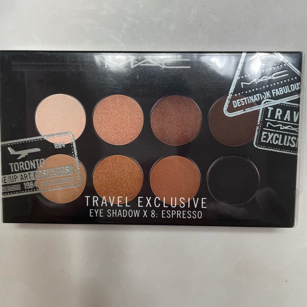 M.A.C travel exclusive eye shadow